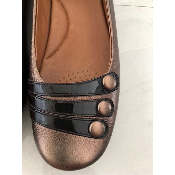 EUC Clarks Artisan Shoes - Picture 2 of 8